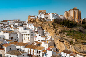 Setenil de las Bodegas, il borgo incantato scavato nella roccia