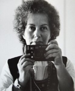 Molto vicino, incredibilmente lontano. Cent’anni di Lisetta Carmi