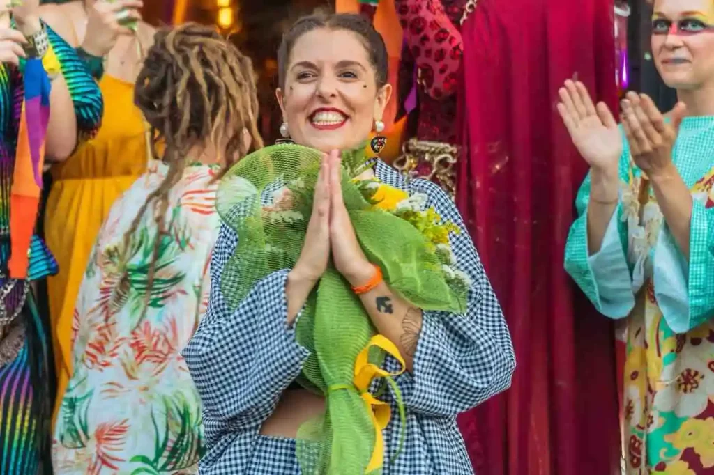 Natascia in una sua sfilata di moda sostenibile