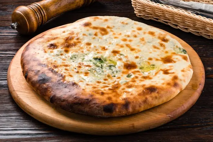 Cosa cucino oggi? Torta rustica con pasta sfoglia in padella broccoli e salsiccia
