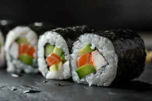 Tra le alghe in cucina più famose: l'alga nori
