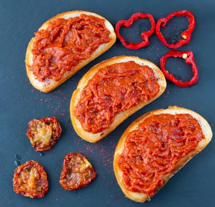 Crostini di tofu in varianti vegane e sfiziose