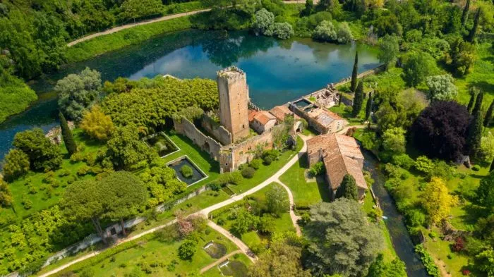 Le aperture 2025 del Giardino di Ninfa