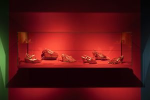 Al Museo Ferragamo le scarpe da mille e una notte