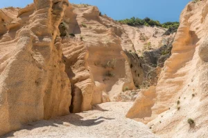 Lame rosse e il lago di Fiastra