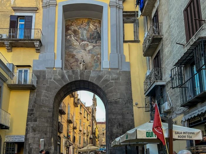 Napoli insolita e segreta - Porta di San Gennaro