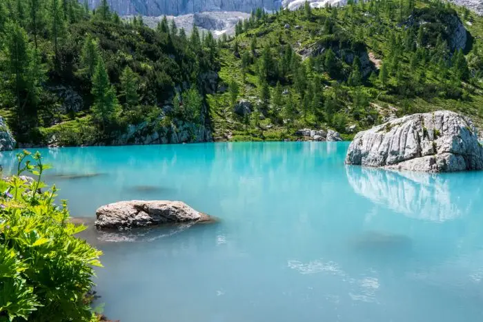 acqua turchese del Lago di Sorapis