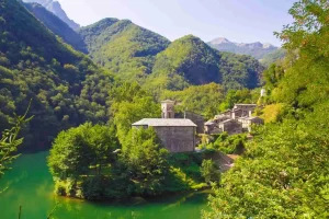 I borghi incantati delle Alpi Apuane
