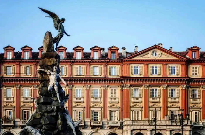 Torino nascosta e segreta - Piazza Statuto