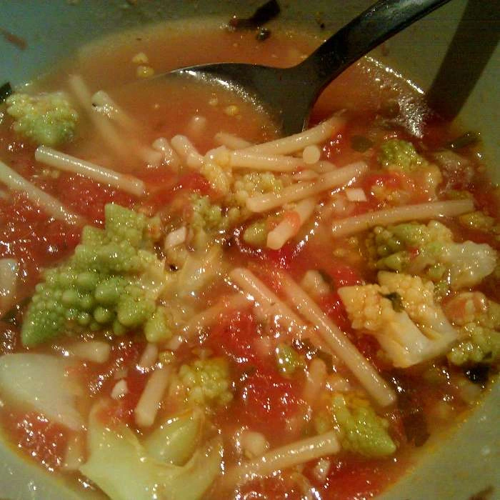 I primi piatti romani dimenticati - Minestra con broccoli e arzilla