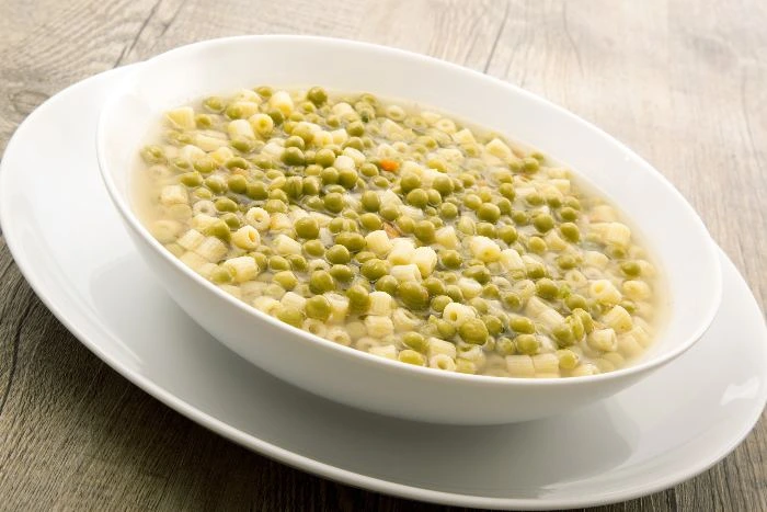 I primi piatti romani dimenticati - Minestra di pasta e piselli