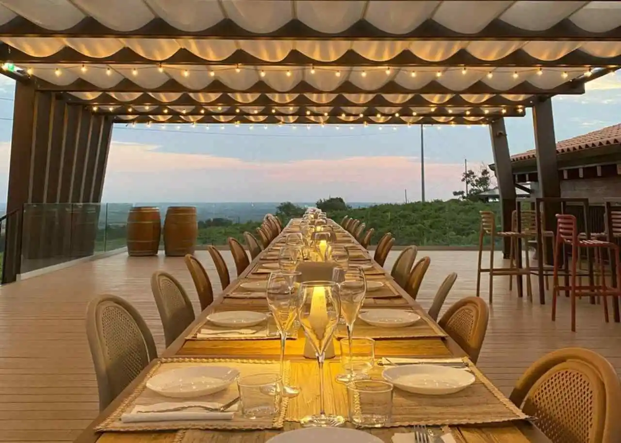 Spumante in terrazza Cà Rovere