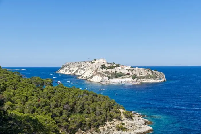 Raggiungere le Isole Tremiti con il traghetto