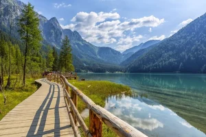 Dove andare al lago d'estate: 7 proposte per un weekend fuoriporta