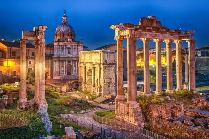 Passeggiate serali ai Fori Romani 2025