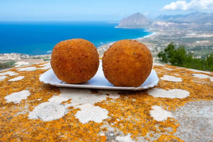 Set-Jetting e Wine tourism in Toscana e Sicilia: le mete più ambite