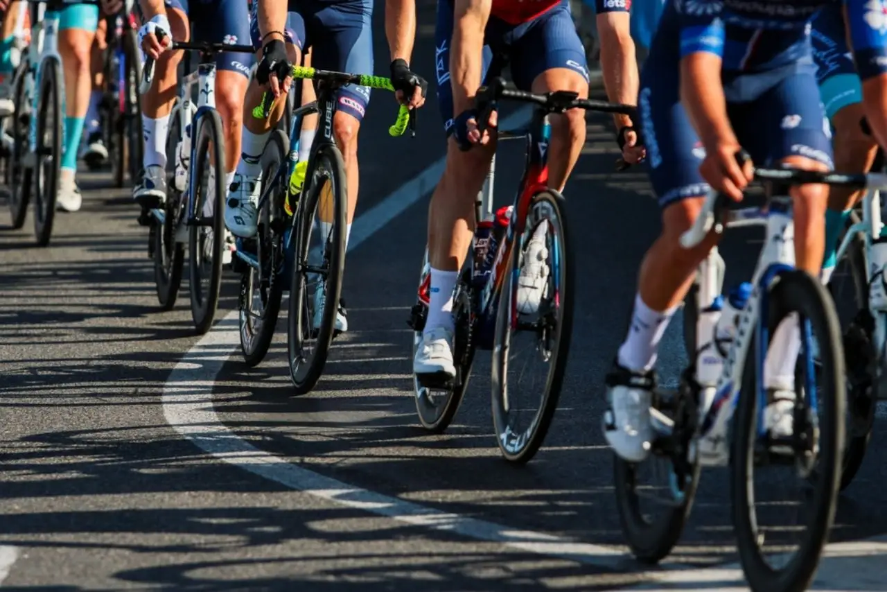 Giro dell’Appennino 2025, trionfo a Genova