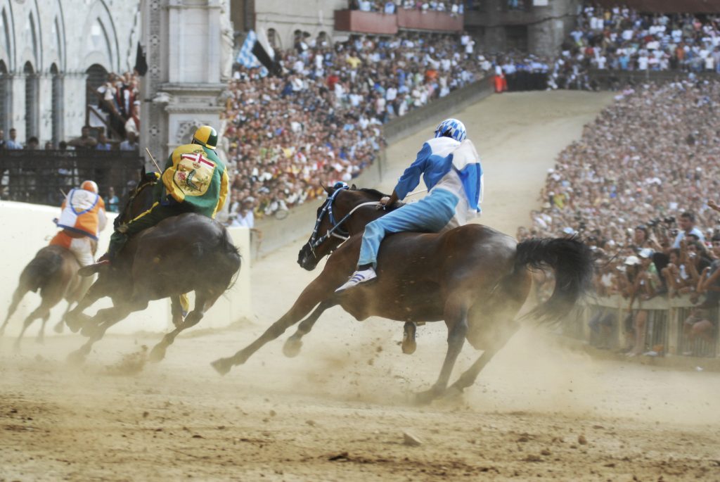La corsa del Palio di Siena