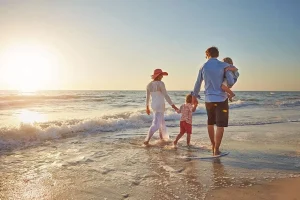 Sei mete dove andare al mare con i bambini per l'estate 2025