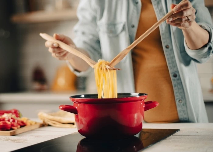 spaghetti-alla-Nerano-cottura