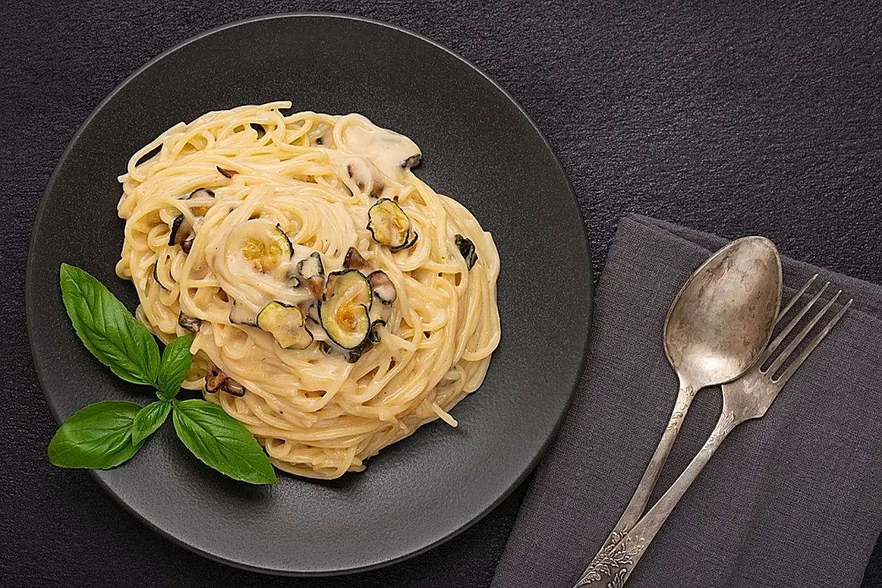 Come cucinare la pasta alla Nerano_ ricetta per degli spaghetti super cremosi