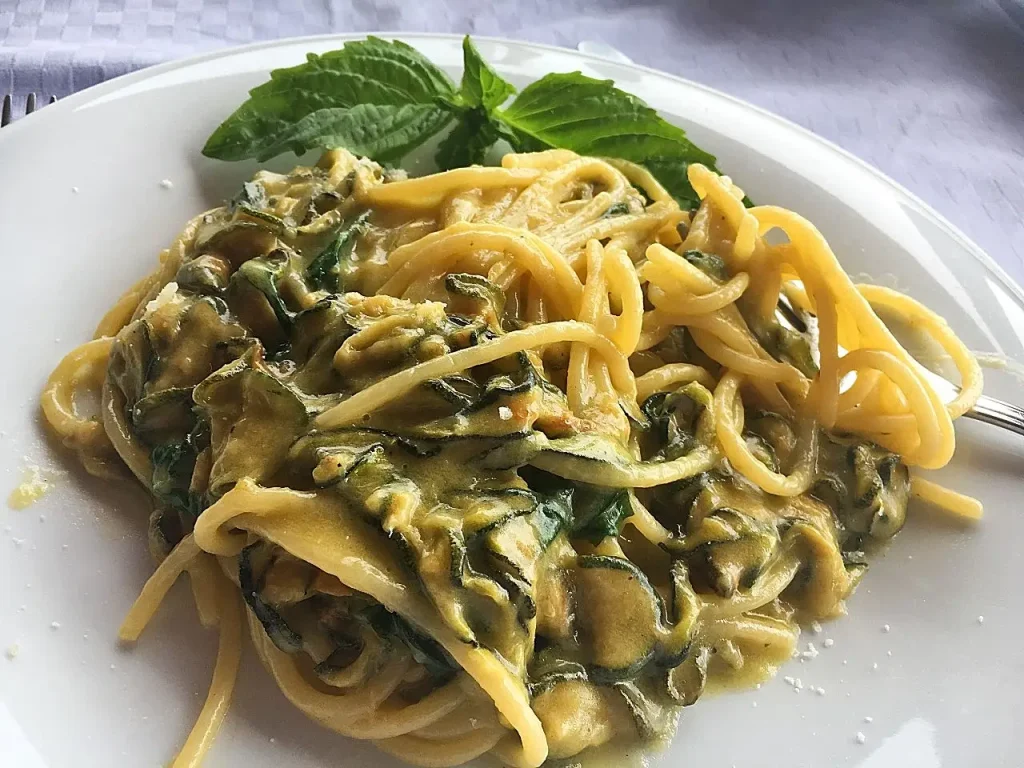 spaghetti alla nerano cremosi