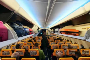 Ryanair aumenta le dimensioni del bagaglio a mano