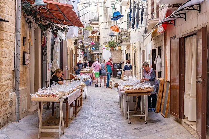 Dove andare in vacanza ad agosto spendendo poco: Bari