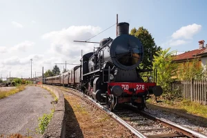 Trenord e i treni storici: torna la gloriosa locomotiva a vapore 240-05