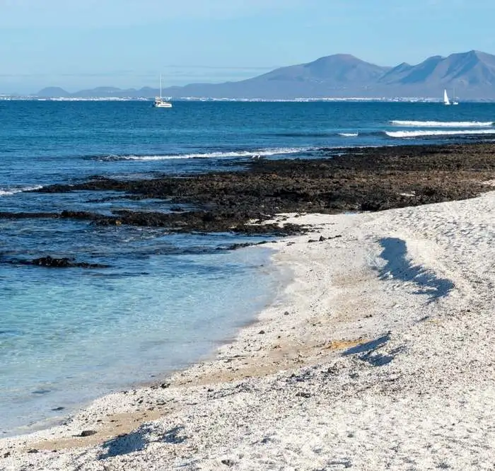 spiaggia-pop-corn_shutterstock-by-barmalini