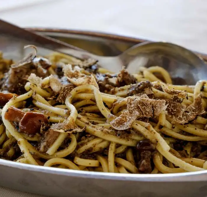spaghetti-alla-chitarra-Abruzzo_shutterstock_by_HungryBild