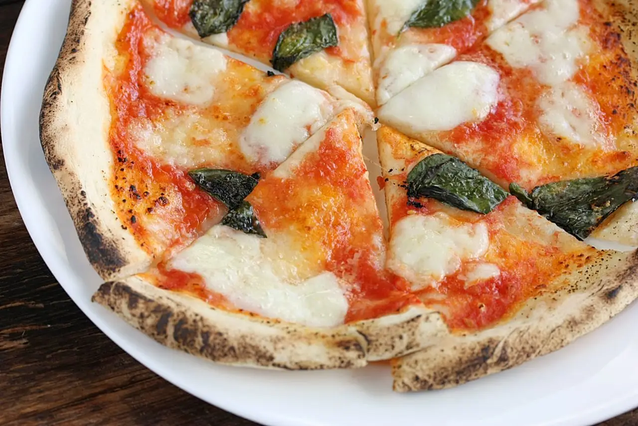 pizza napoletana margherita