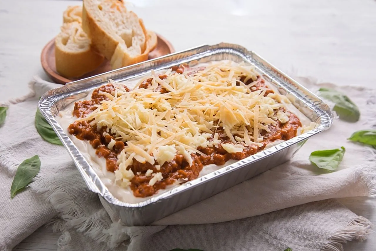 teglia di lasagna fatta in casa
