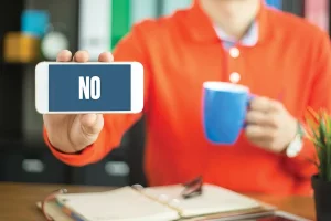 Cosa sono gli Offline Club, da Milano a Roma ecco la nuova moda tra i giovani