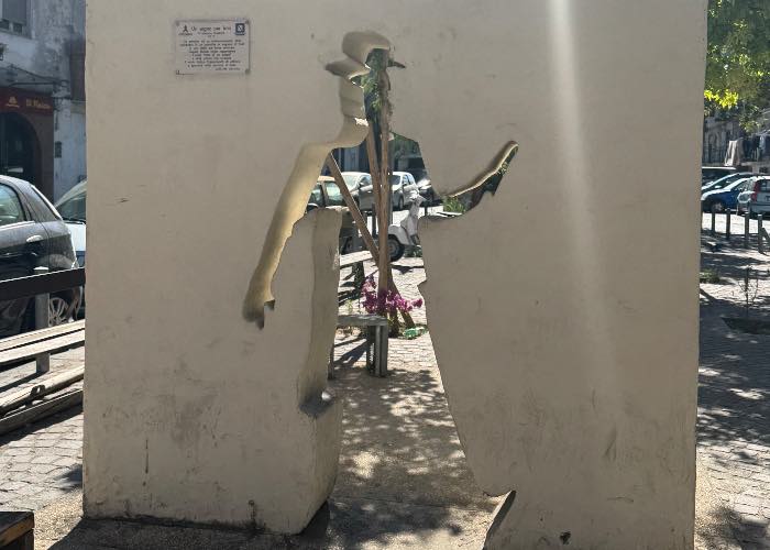 Totò monolite Largo Totò