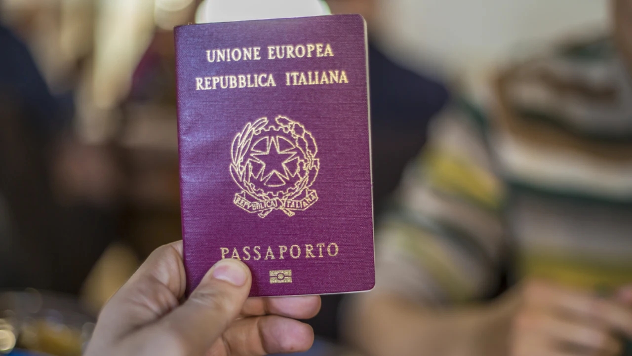 Classifica passaporti più potenti 2025 - un passaporto italiano