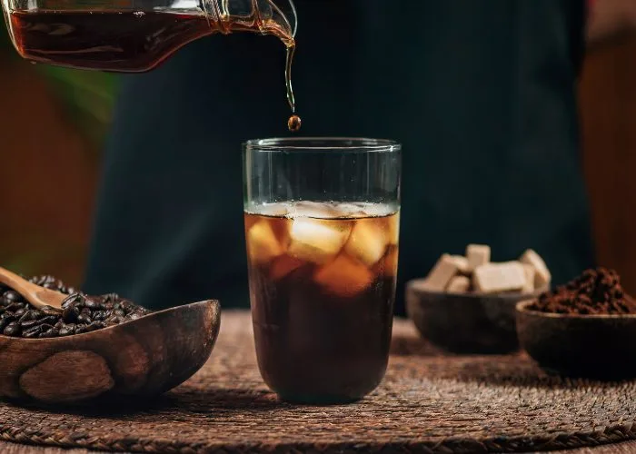 Preparazione del cold brew coffee