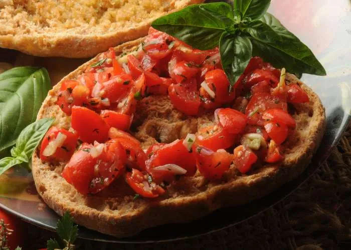 Fresella con pomodoro