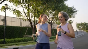 Cos'è la camminata giapponese e perché fa bene a mente e corpo