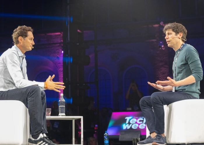 John Elkann e Sam Altman alla Italian Tech Week 2024