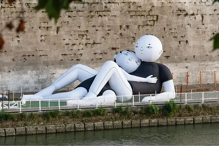 Cosa fare Roma domenica 24 agosto? Tra gli eventi, visita l'installazione di Millo - The Lovers sul Tevere