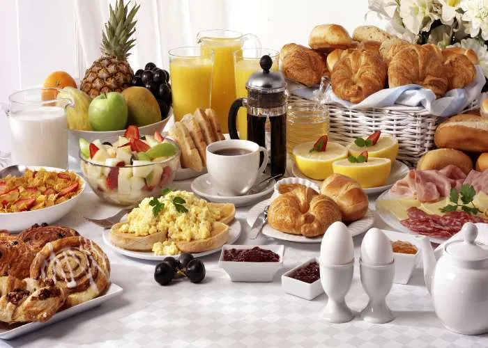 Le colazioni a buffet sono uno spreco di cibo? L'accusa dell'UNEP