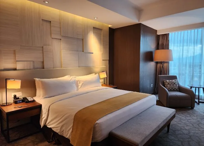 Una camera in un hotel di lusso