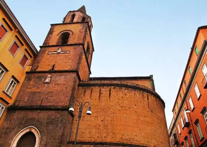 tra i luoghi di Carosello Carosone, il Conservatorio di San Pietro Majella