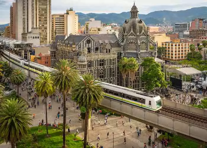 Medellín, in Columbia, avrà lungomare e spiaggia artificiale