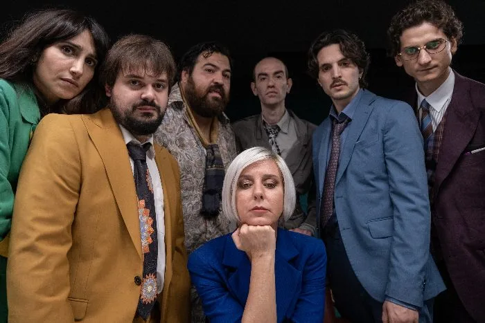 Tra il cast anche una strepitosa Caterina Guzzanti