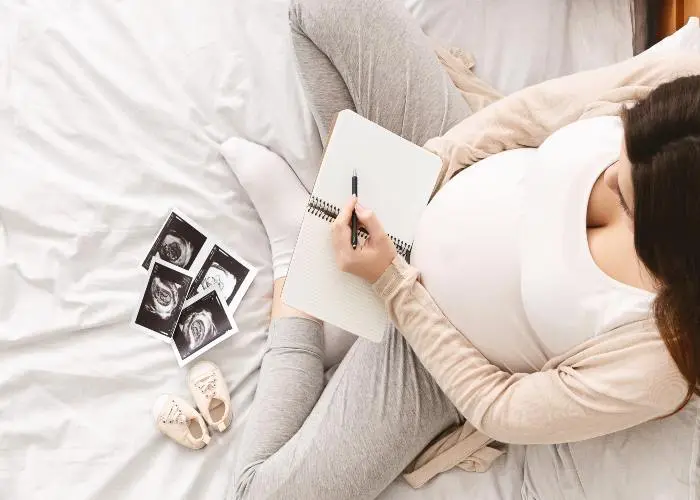 Una donna incinta: la scelta del nome non è facile