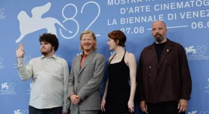 L’alchimia surreale: come Emma Stone e Yorgos Lanthimos ridefiniscono il cinema