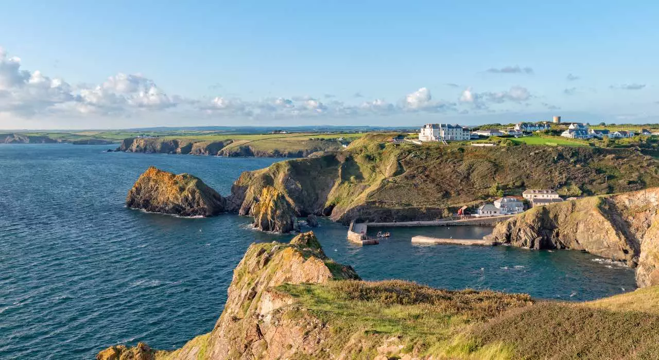 Mullion Cove