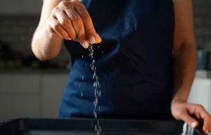 Quanto sale dobbiamo consumare ogni giorno? La dose giusta per la scienza